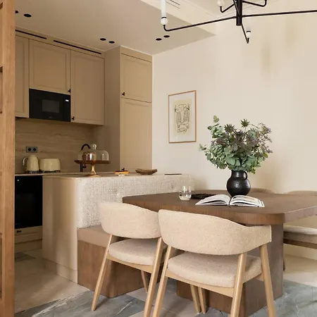 Elysee Collection Ii By Onefinestay París